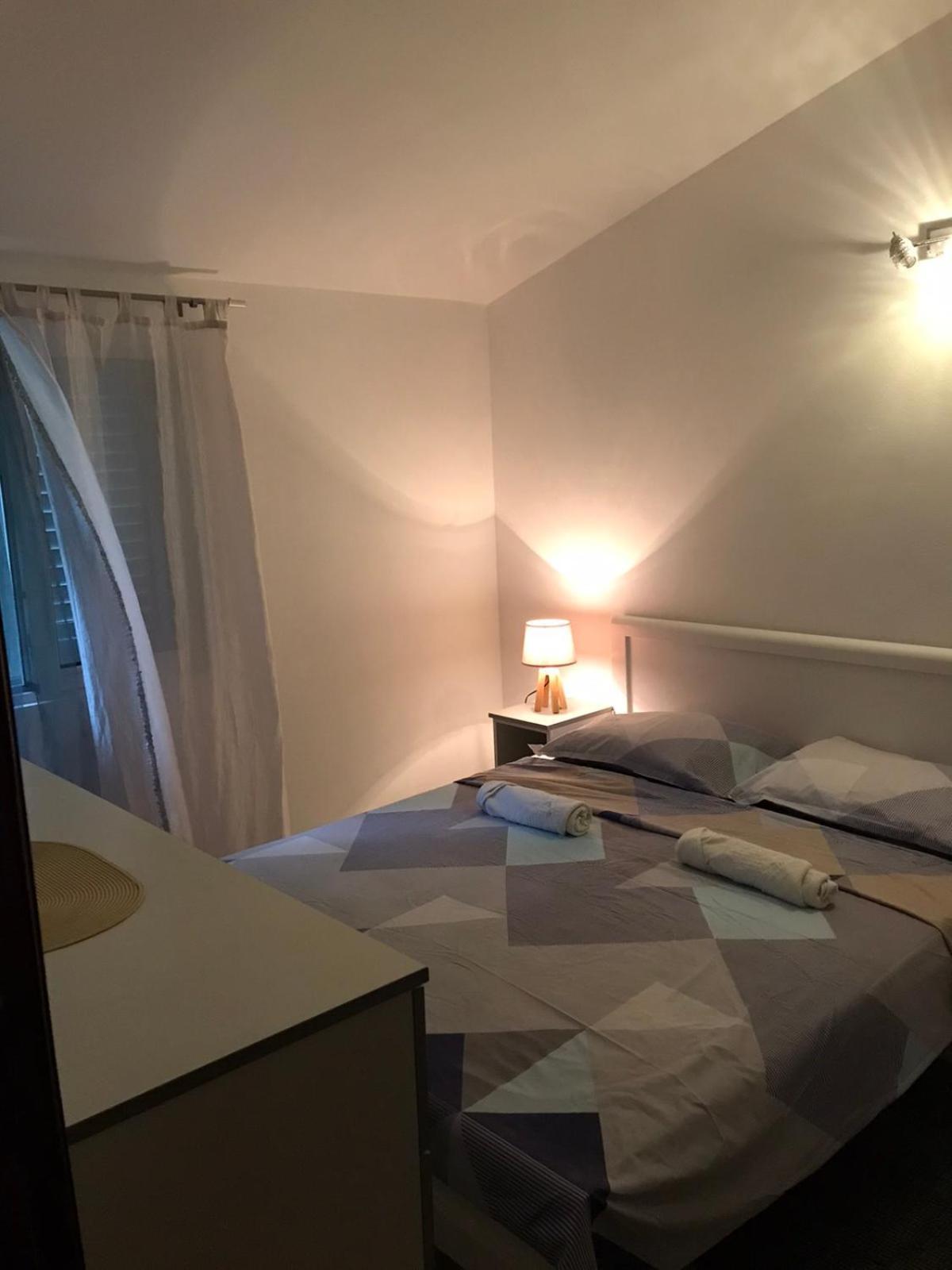 Apartments Vila Andja Sveti Stefan Bilik gambar