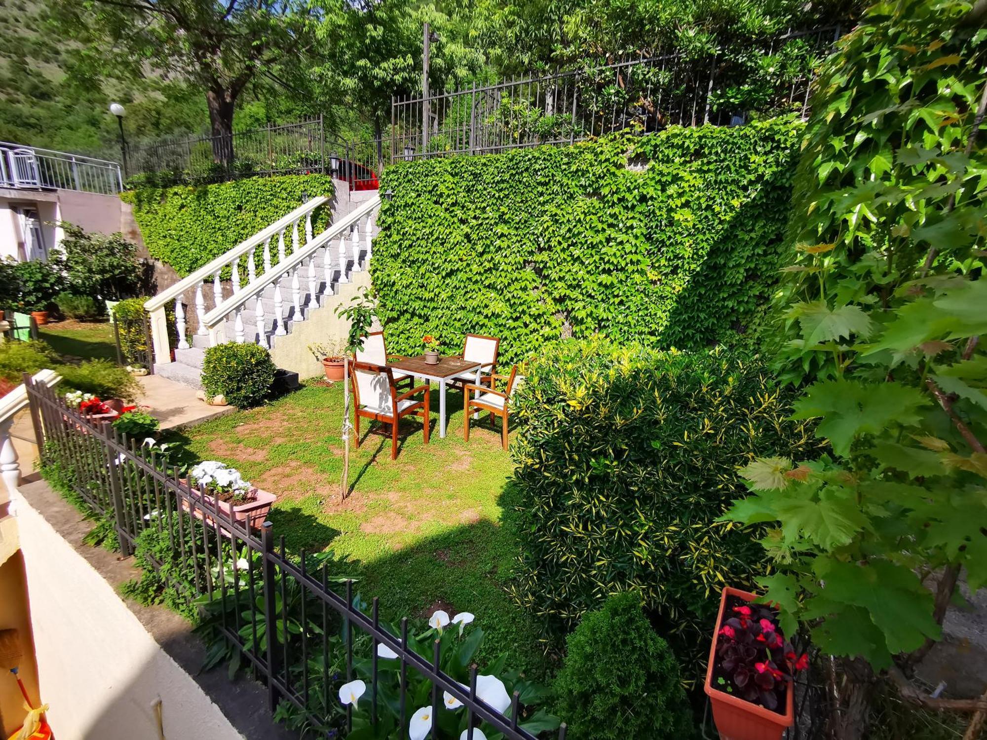 Apartments Vila Andja Sveti Stefan Bilik gambar